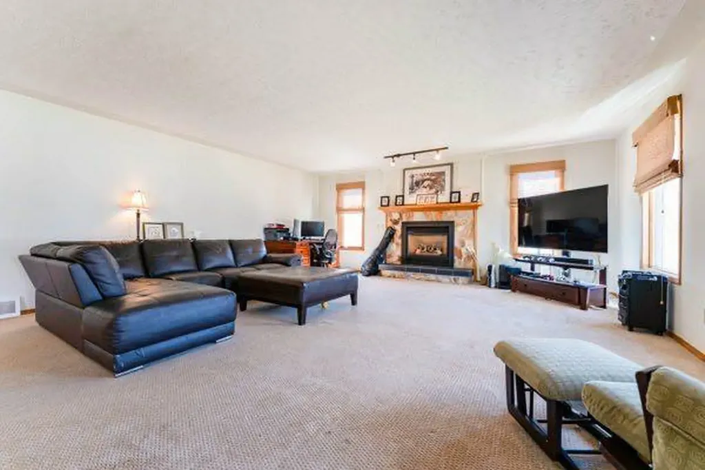 125 14 Street NW Drumheller AB T0J0Y1
