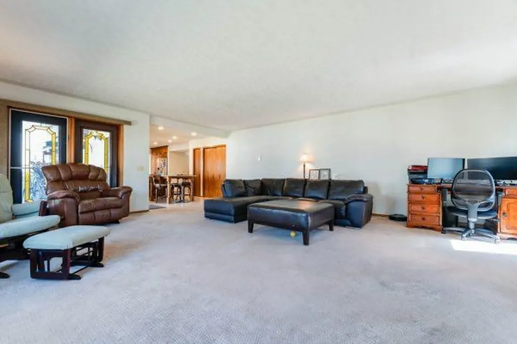125 14 Street NW Drumheller AB T0J0Y1
