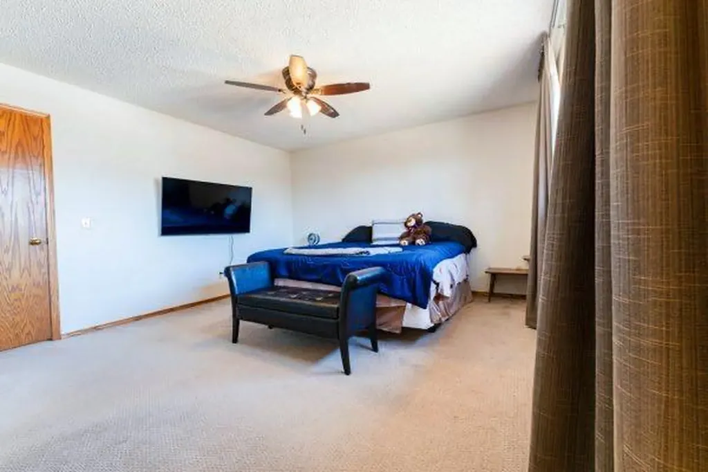 125 14 Street NW Drumheller AB T0J0Y1