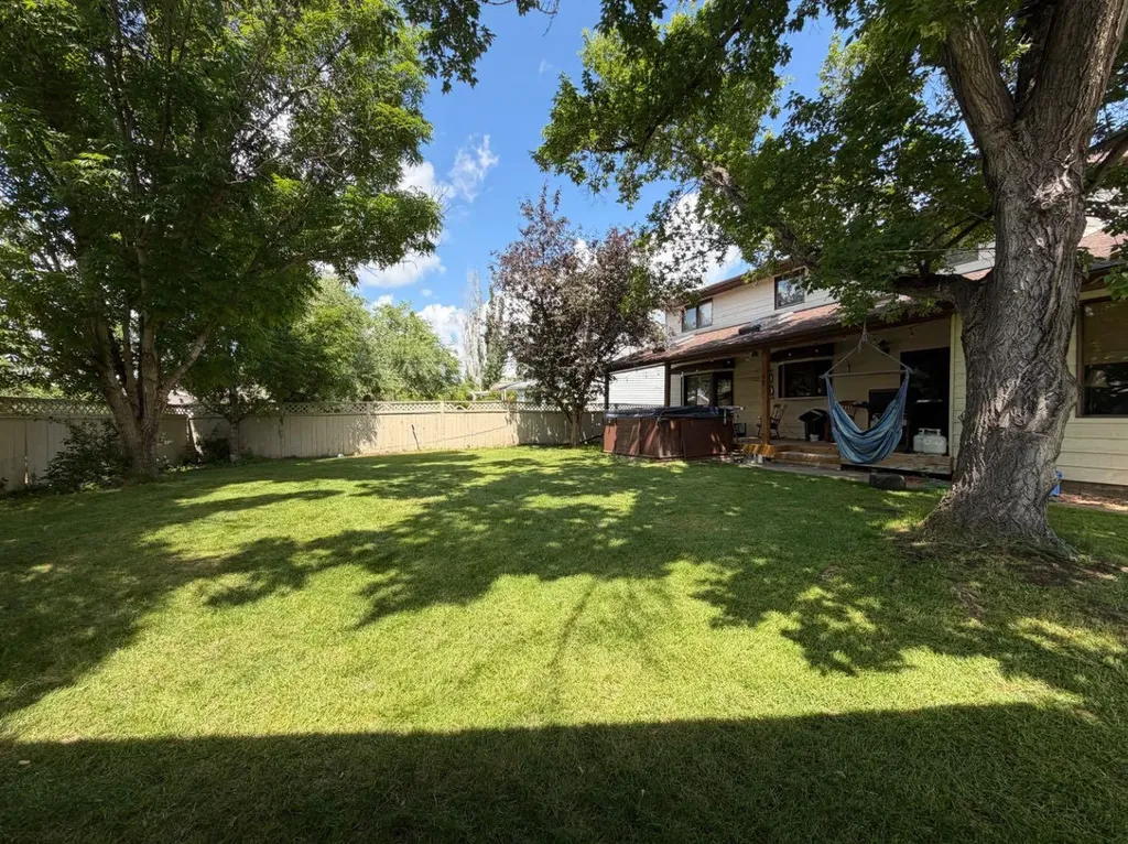 125 14 Street NW Drumheller AB T0J0Y1