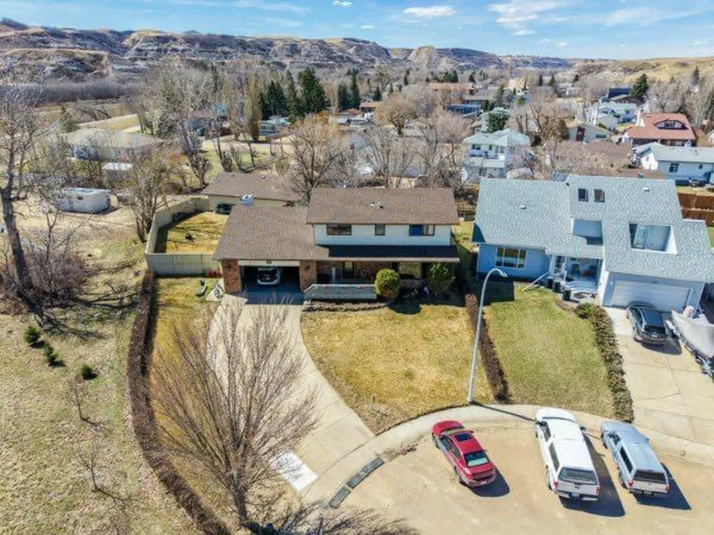 125 14 Street NW Drumheller AB T0J0Y1