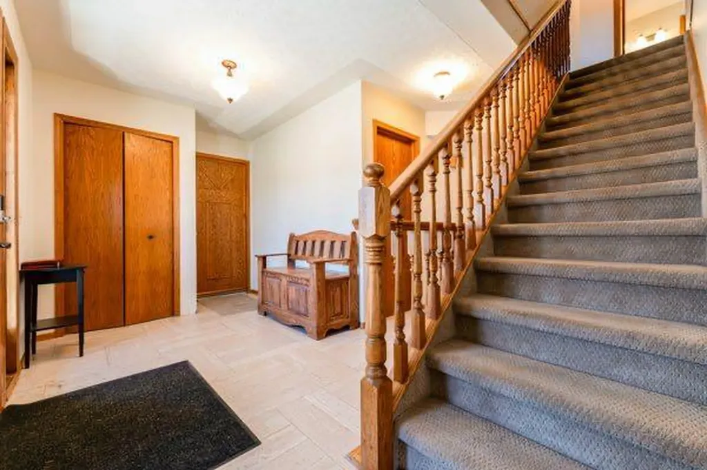 125 14 Street NW Drumheller AB T0J0Y1