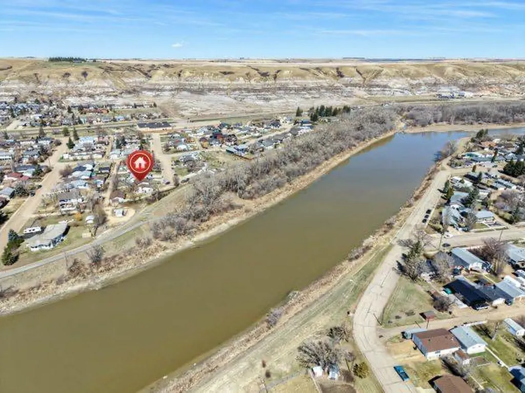 125 14 Street NW Drumheller AB T0J0Y1