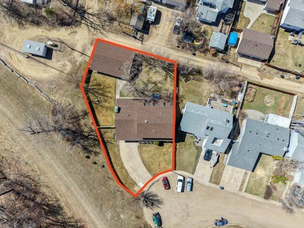 125 14 Street NW Drumheller AB T0J0Y1