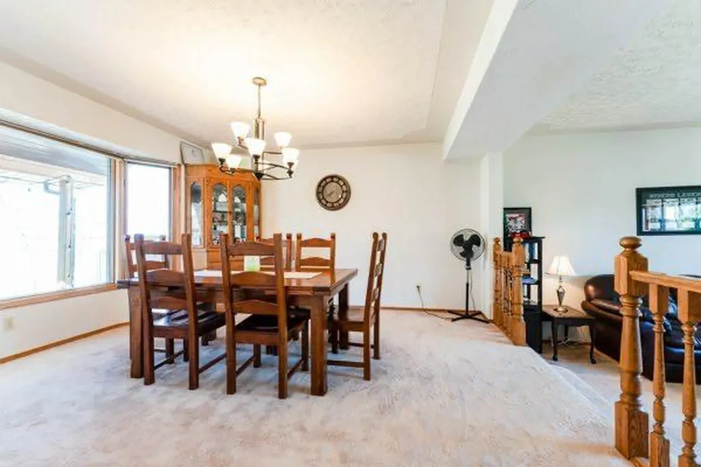 125 14 Street NW Drumheller AB T0J0Y1