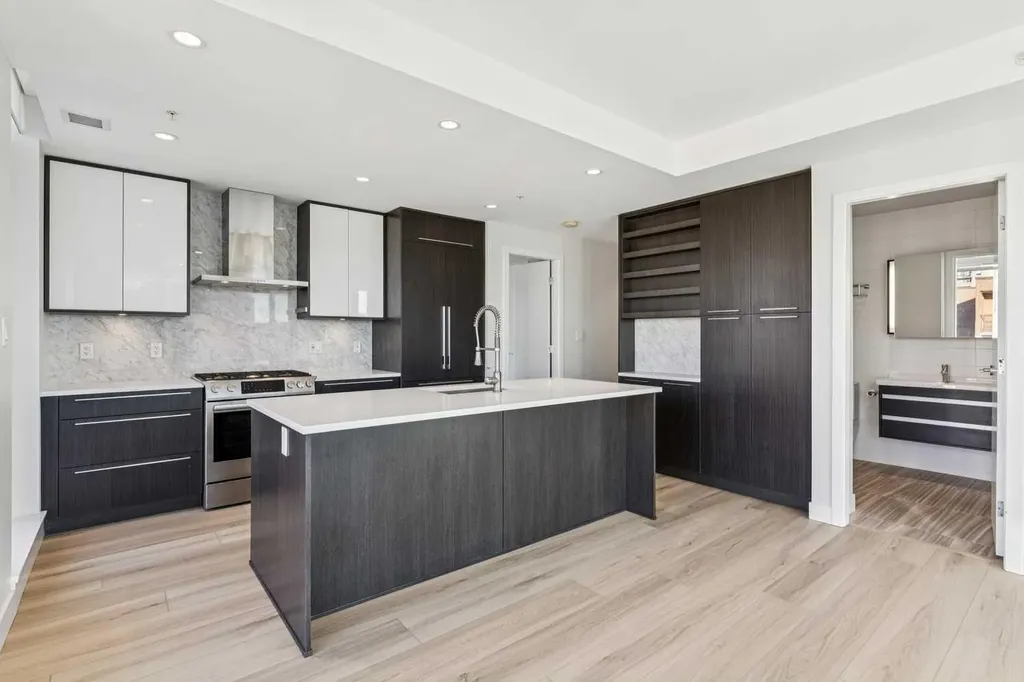 930 16 Avenue SW Calgary AB T2R 1C9