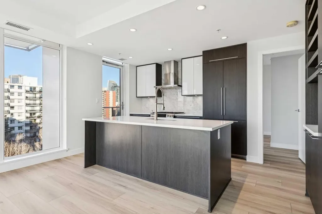 930 16 Avenue SW Calgary AB T2R 1C9