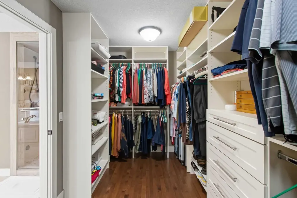 41 Evergreen Mount SW Calgary AB T2Y 0K1
