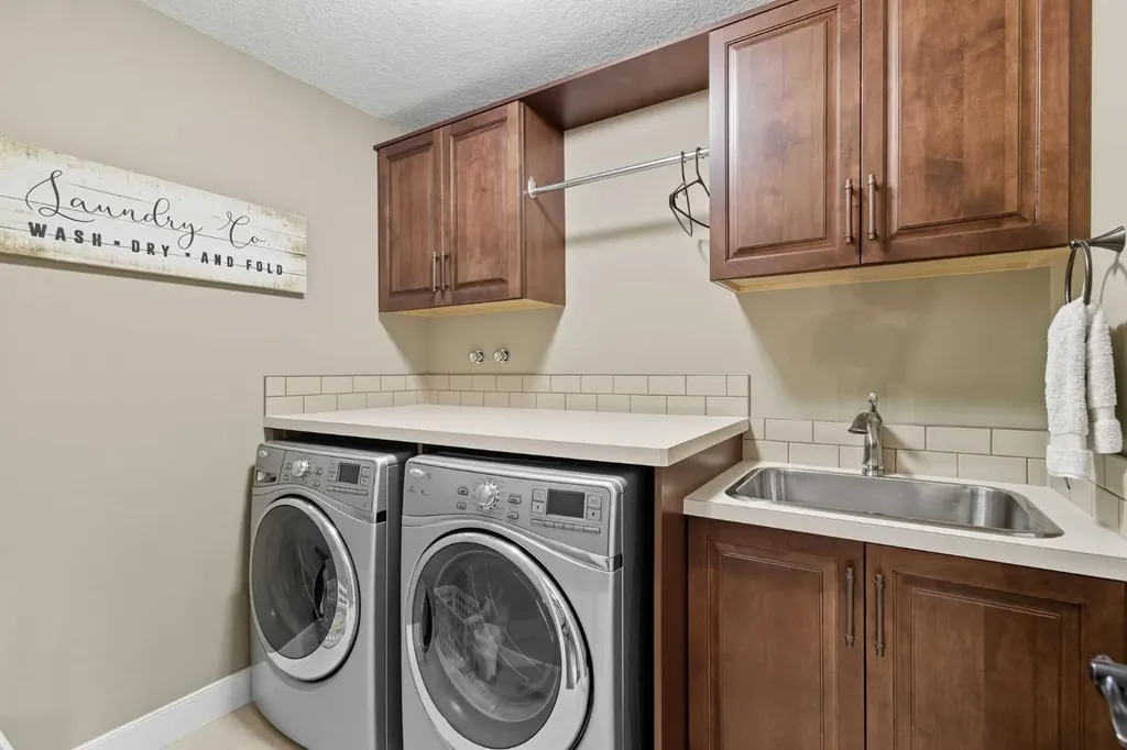 41 Evergreen Mount SW Calgary AB T2Y 0K1