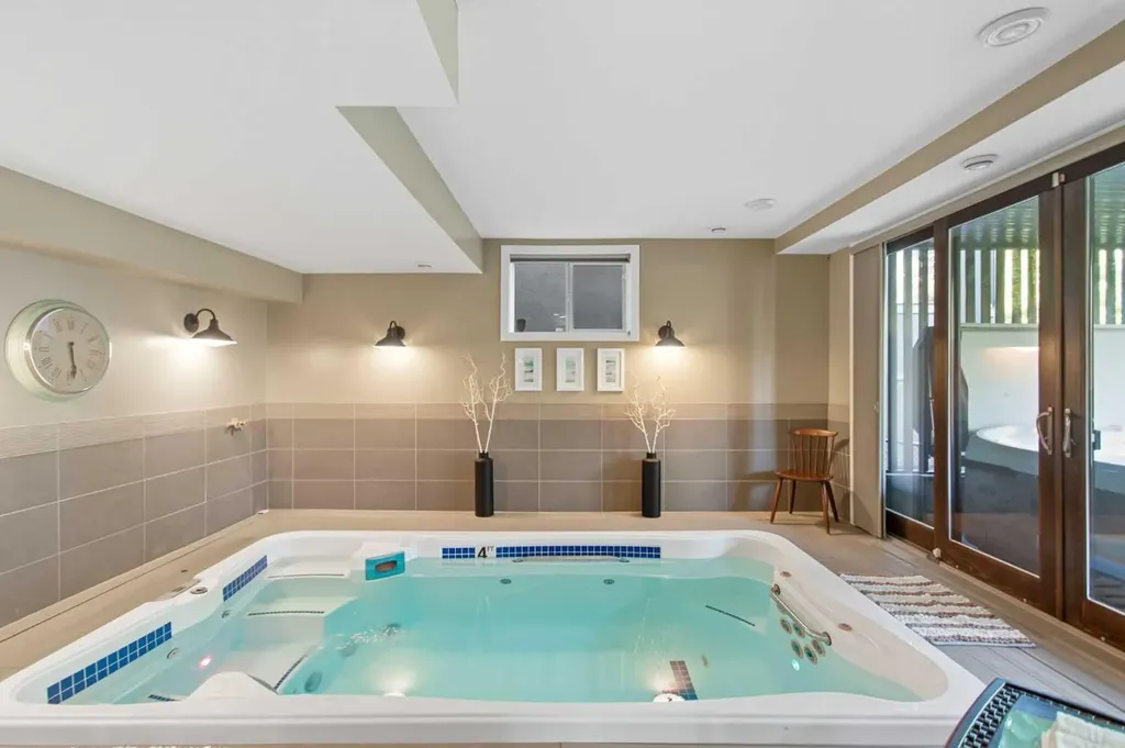 41 Evergreen Mount SW Calgary AB T2Y 0K1