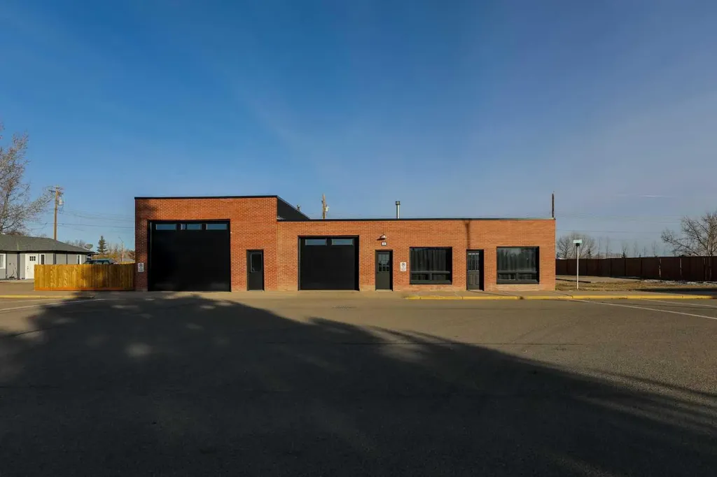 111 4 Avenue Warner AB T0K 2L0