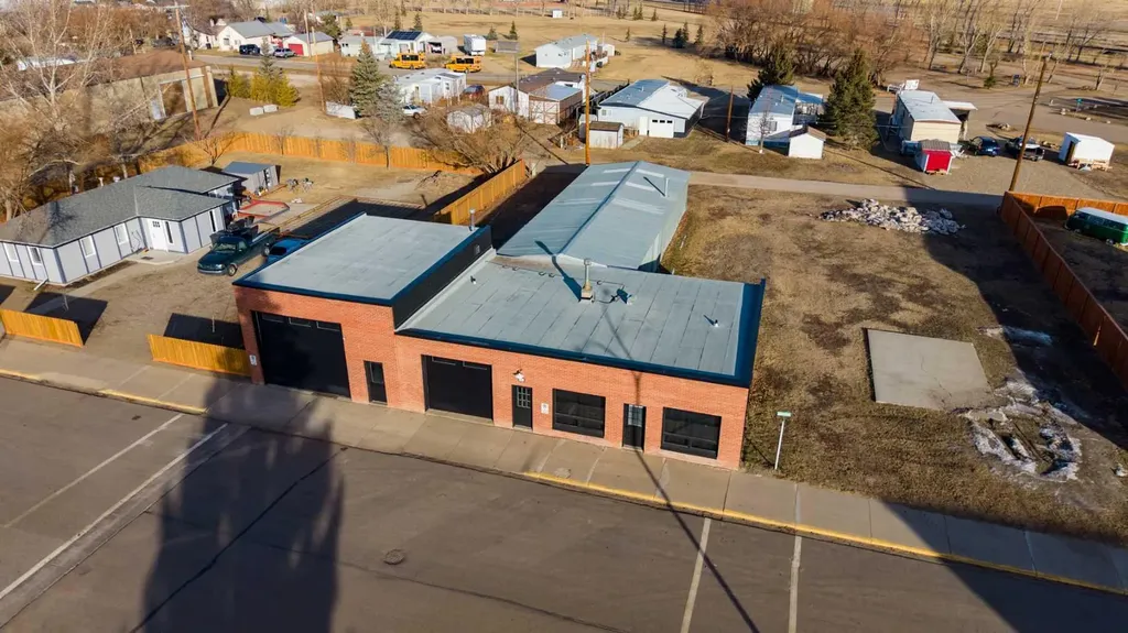 111 4 Avenue Warner AB T0K 2L0