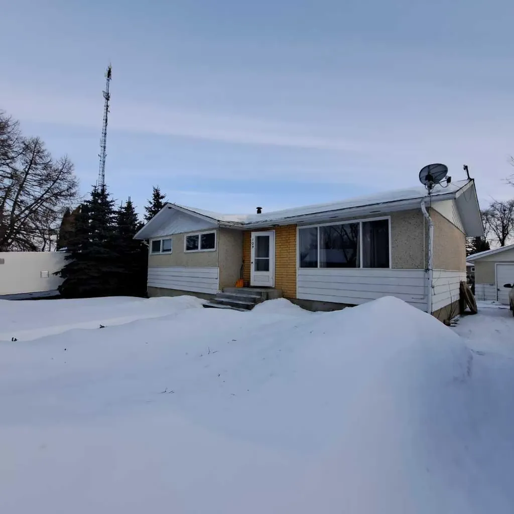 103 1st Street N Marwayne AB T0B2X0