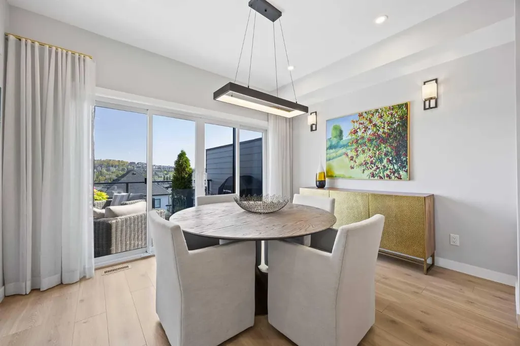 3044 85 Street SW Calgary AB T3H 6C7