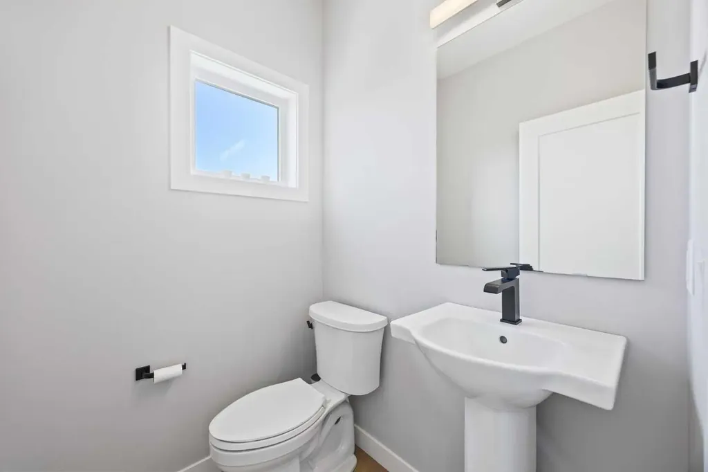 3044 85 Street SW Calgary AB T3H 6C7