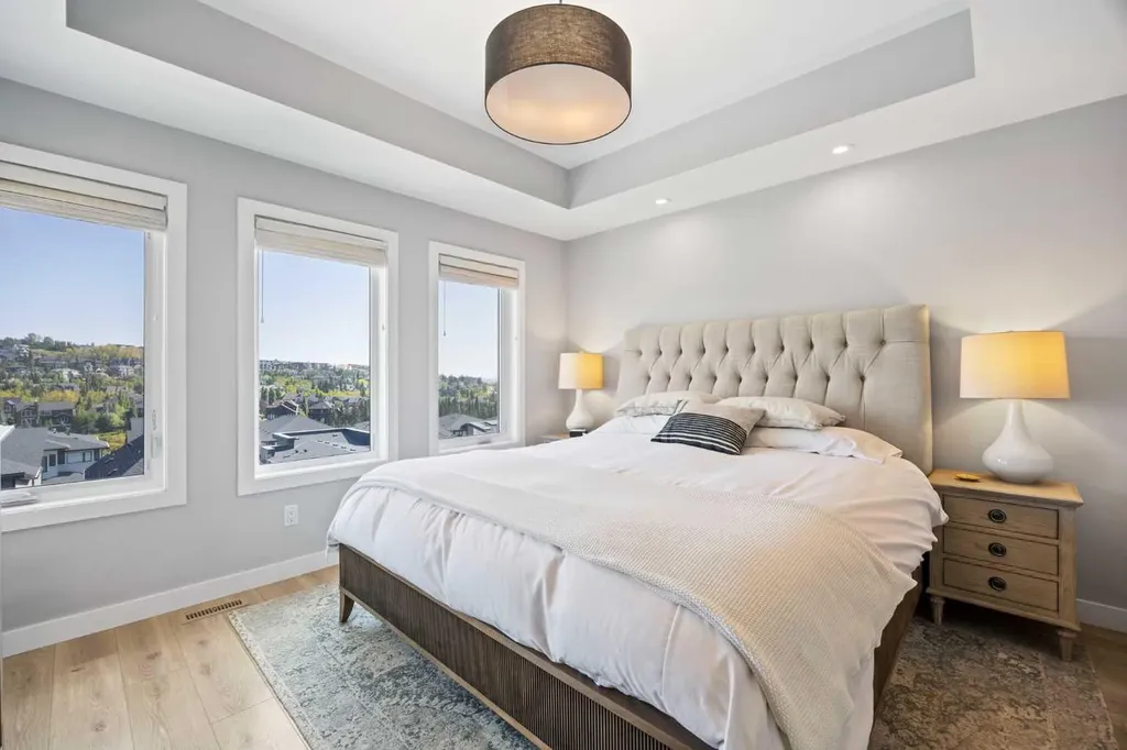 3044 85 Street SW Calgary AB T3H 6C7