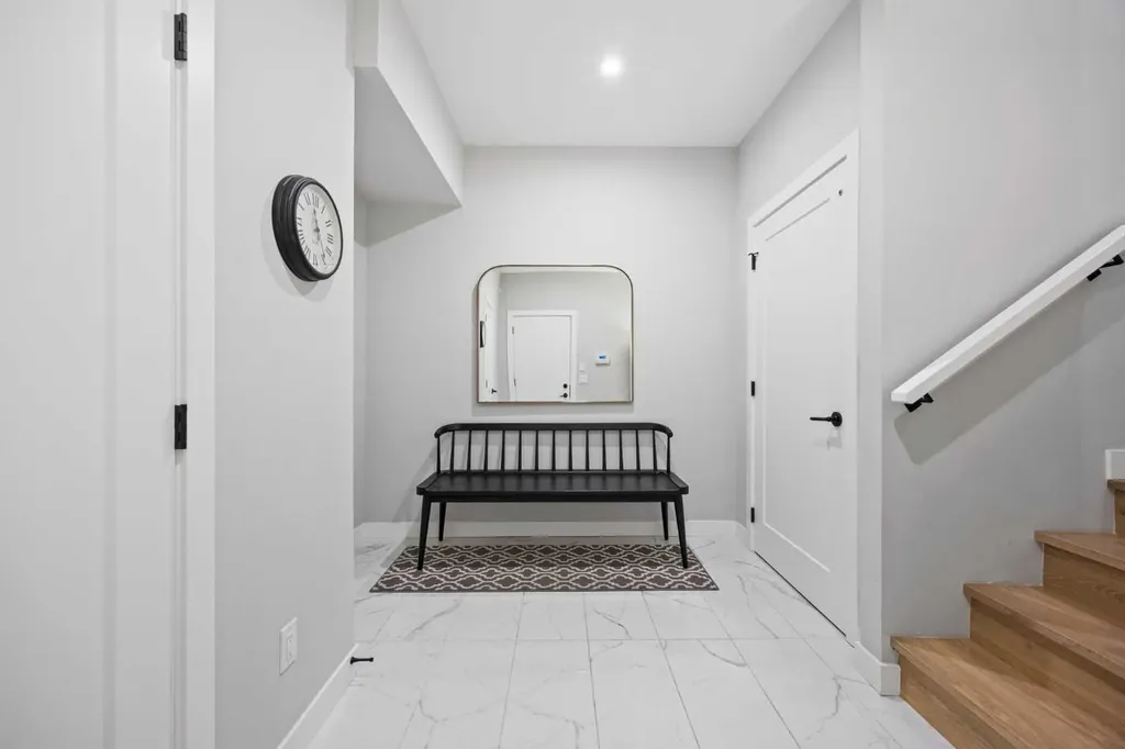 3044 85 Street SW Calgary AB T3H 6C7