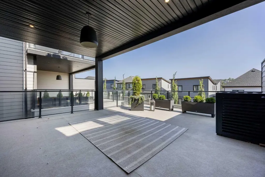 3044 85 Street SW Calgary AB T3H 6C7