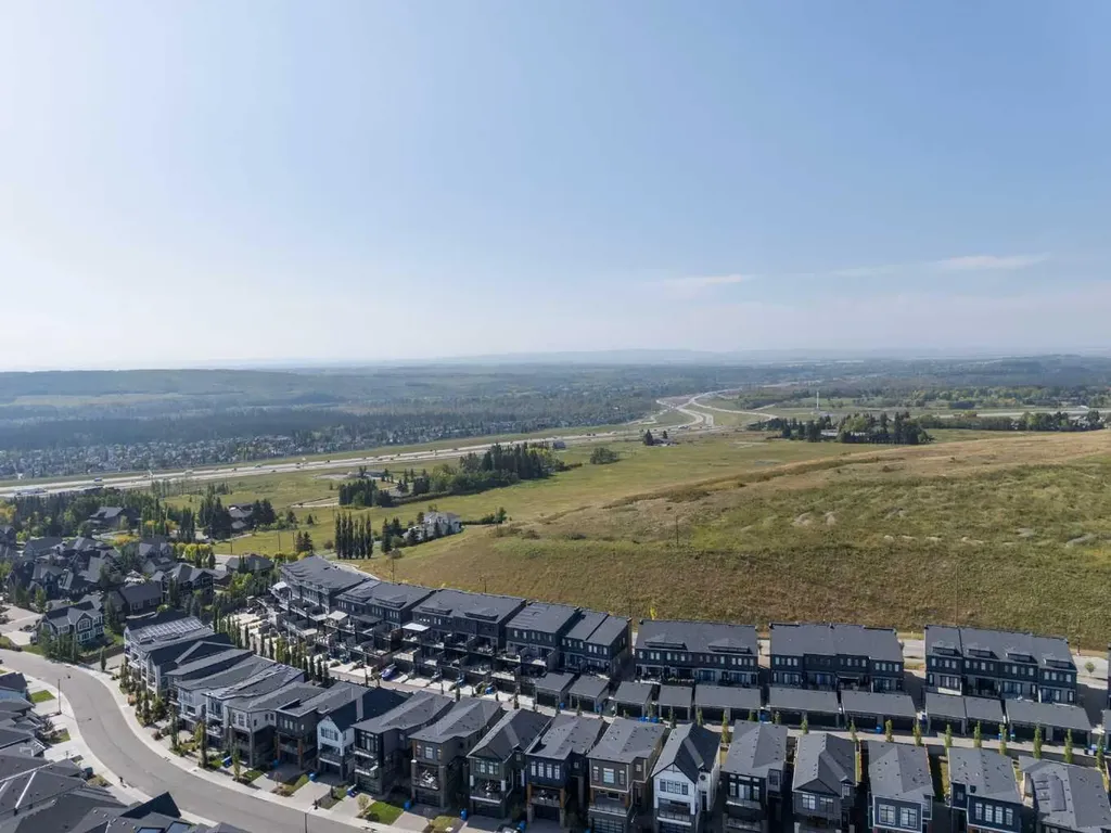 3044 85 Street SW Calgary AB T3H 6C7
