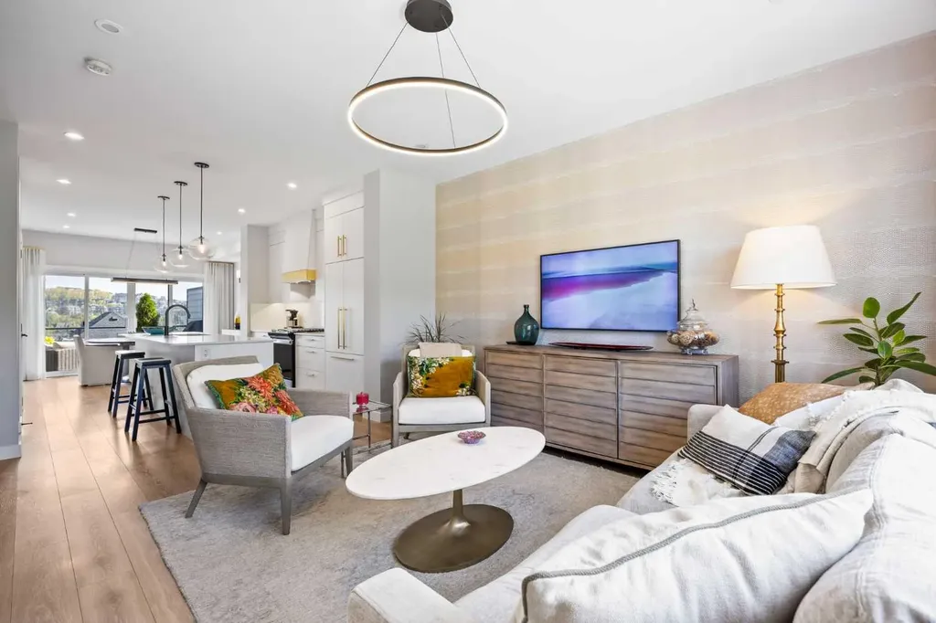 3044 85 Street SW Calgary AB T3H 6C7