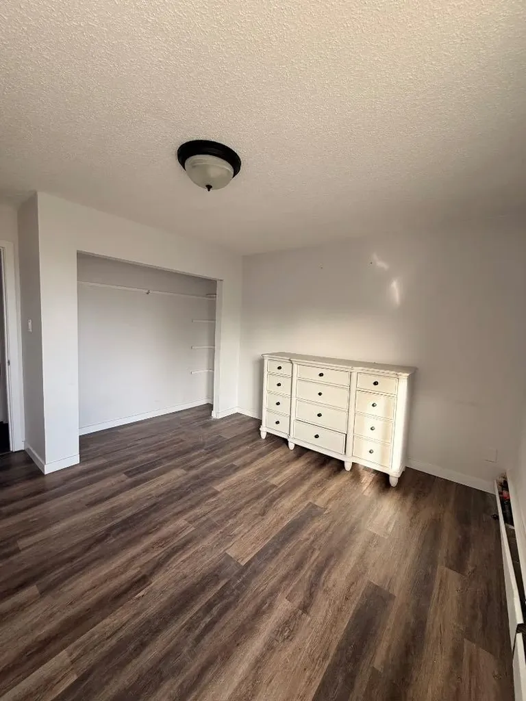111 Charles Avenue Fort Mcmurray AB t9h 1r3
