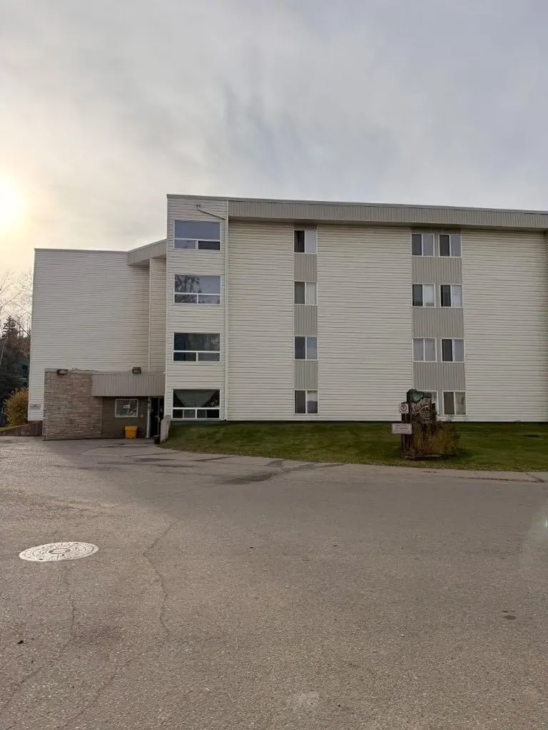 111 Charles Avenue Fort Mcmurray AB t9h 1r3