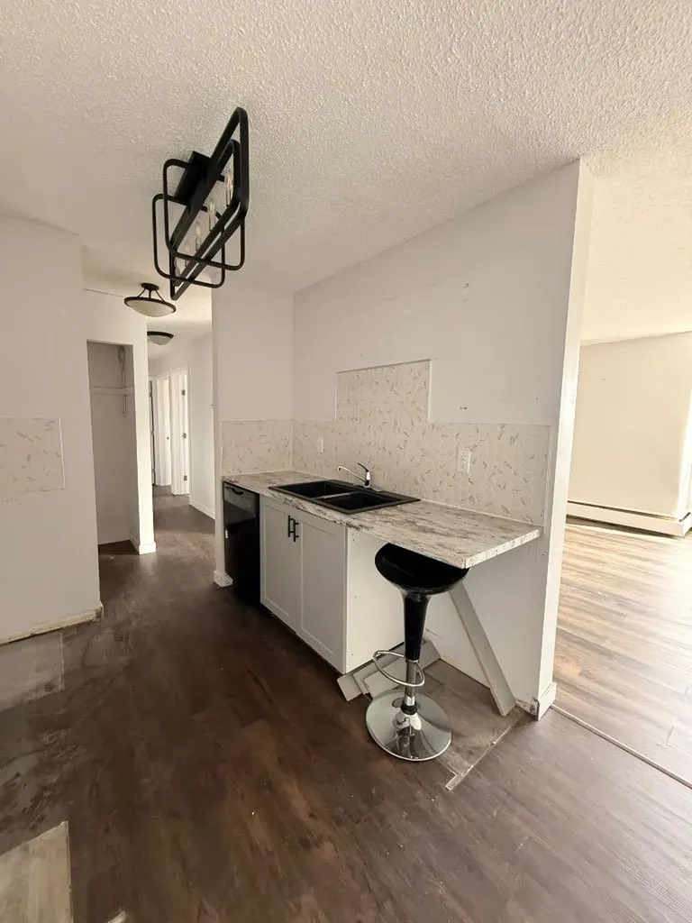 111 Charles Avenue Fort Mcmurray AB t9h 1r3