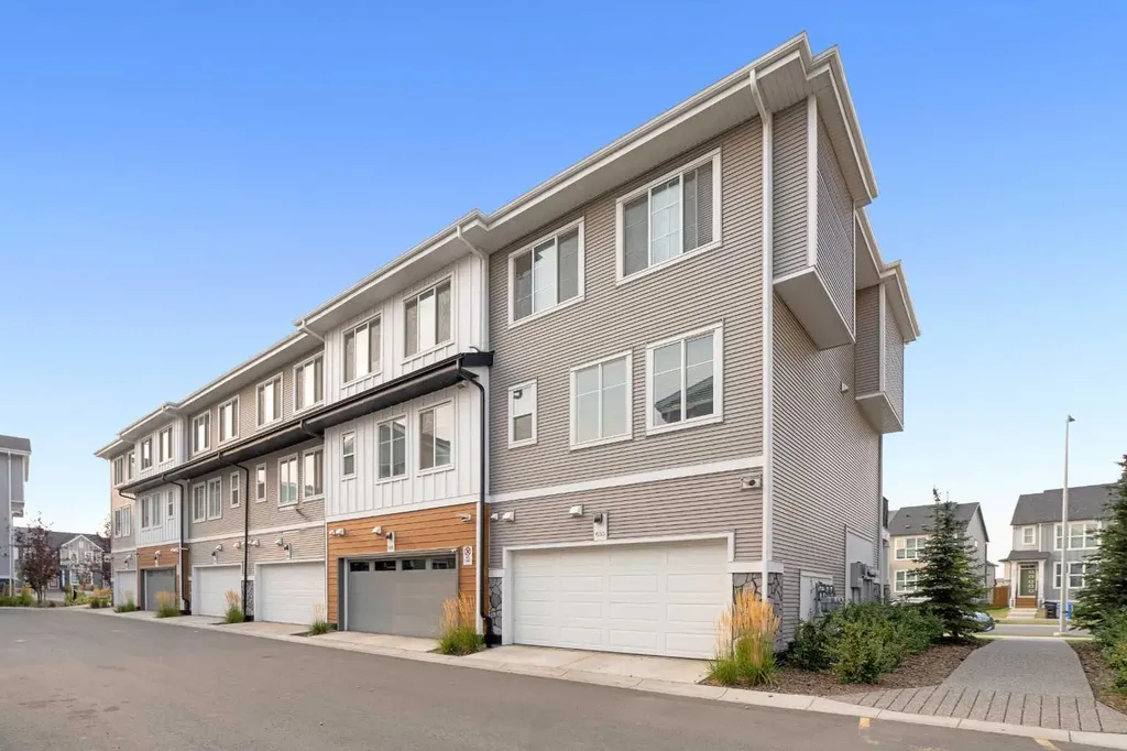 633 Savanna Boulevard NE Calgary AB T3J2K2