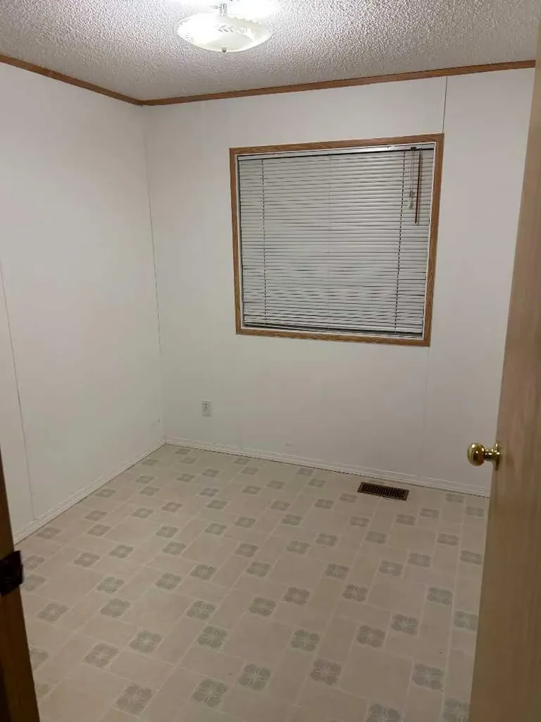 16 1 Street W Faust AB T0G 0X0