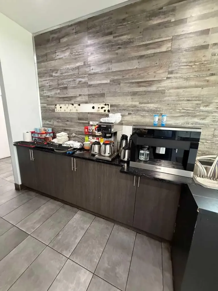 401 Coopers Boulevard SW Airdrie AB T4B 4J3