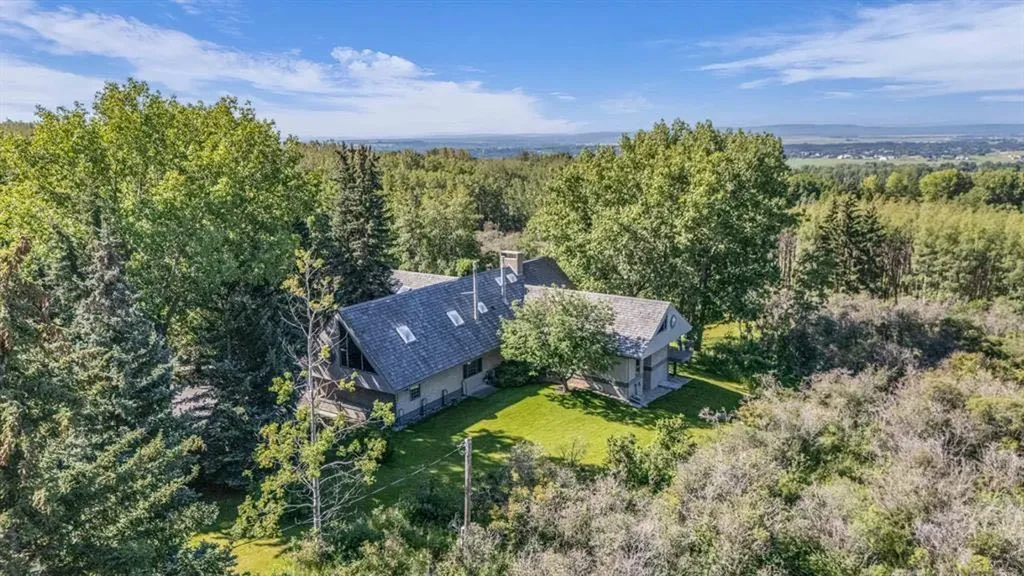 237 Escarpment Drive Rural Rocky View County AB T3Z3M8