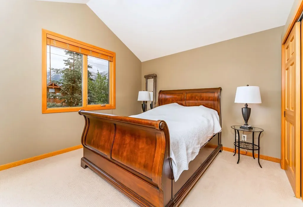 722 3rd Street Canmore AB T1W 2J6