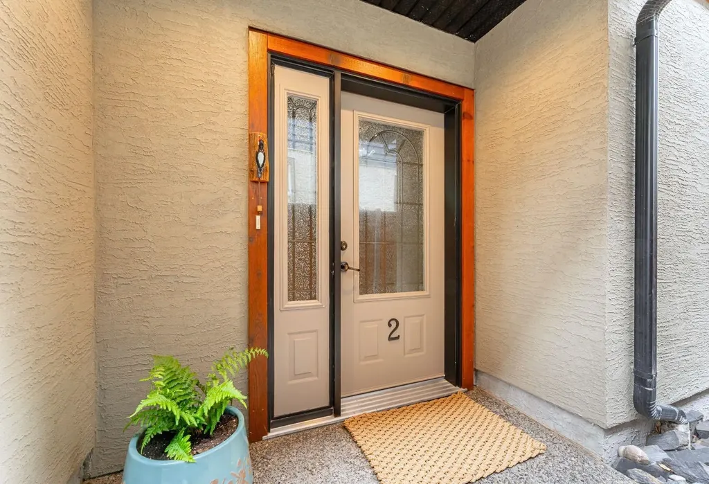 722 3rd Street Canmore AB T1W 2J6