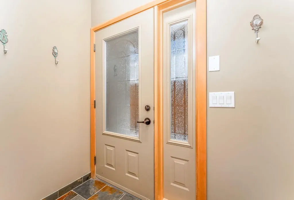 722 3rd Street Canmore AB T1W 2J6