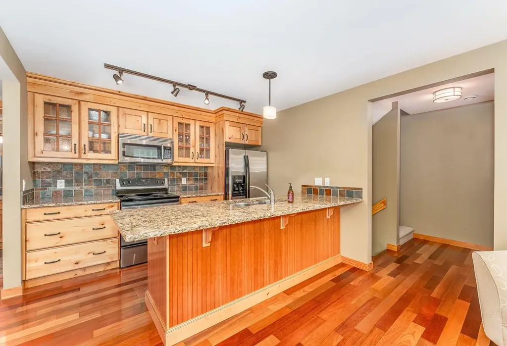 722 3rd Street Canmore AB T1W 2J6