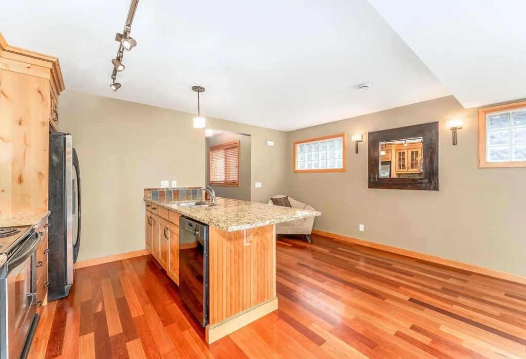 722 3rd Street Canmore AB T1W 2J6