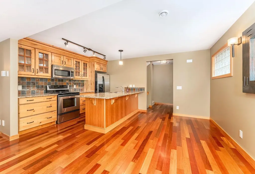 722 3rd Street Canmore AB T1W 2J6