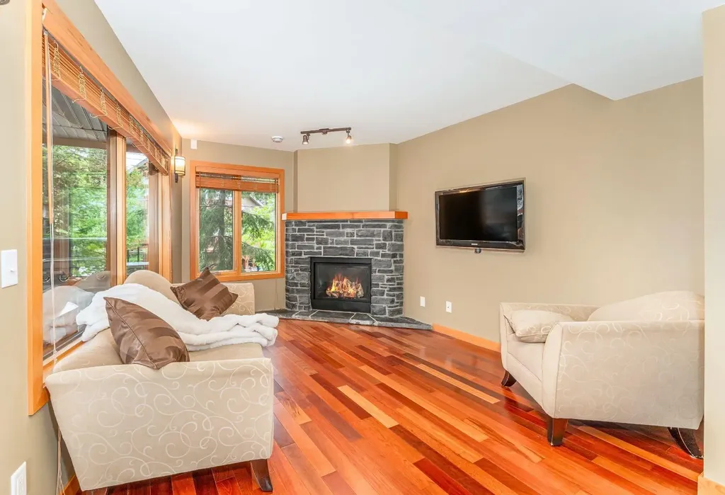 722 3rd Street Canmore AB T1W 2J6