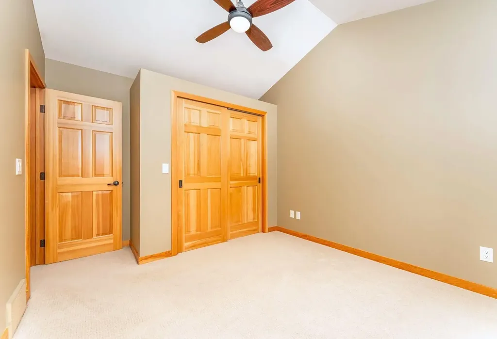 722 3rd Street Canmore AB T1W 2J6
