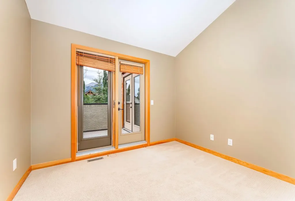 722 3rd Street Canmore AB T1W 2J6