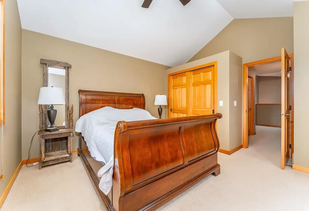 722 3rd Street Canmore AB T1W 2J6