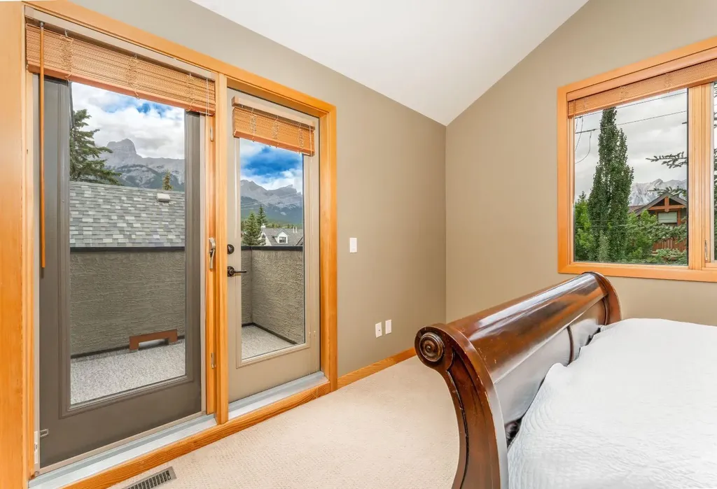 722 3rd Street Canmore AB T1W 2J6