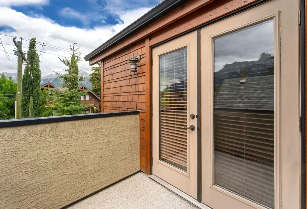 722 3rd Street Canmore AB T1W 2J6