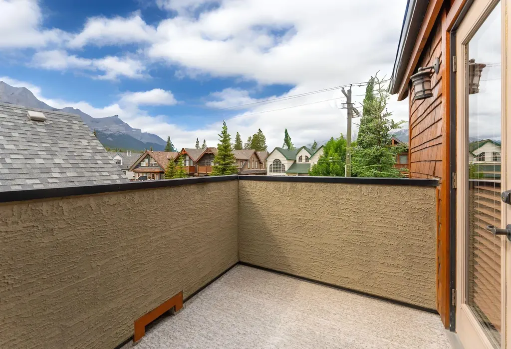 722 3rd Street Canmore AB T1W 2J6