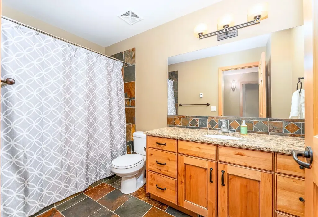 722 3rd Street Canmore AB T1W 2J6