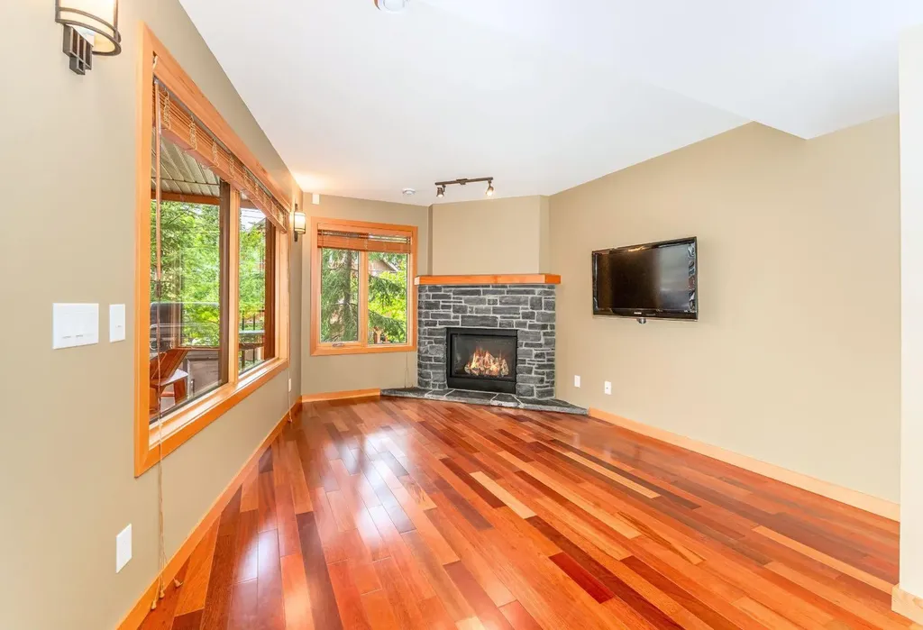 722 3rd Street Canmore AB T1W 2J6