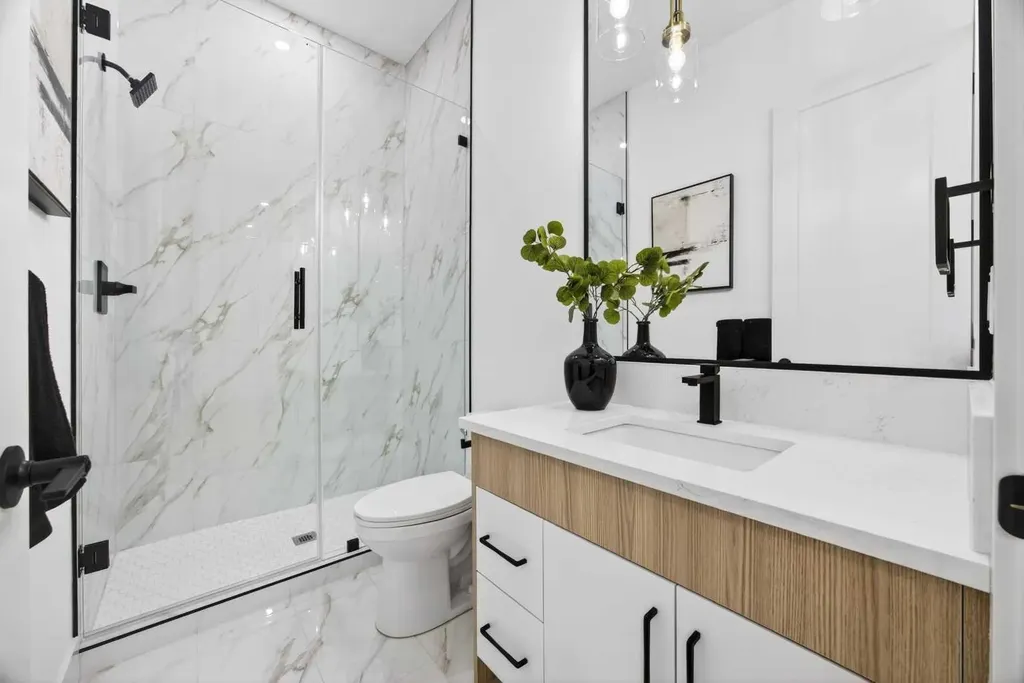 407 Patterson Boulevard SW Calgary AB T3H 3N6