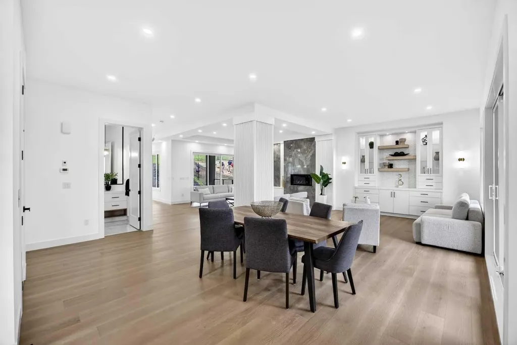 407 Patterson Boulevard SW Calgary AB T3H 3N6