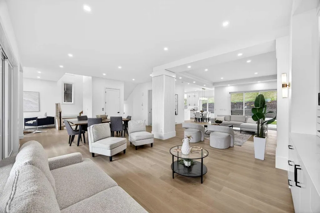 407 Patterson Boulevard SW Calgary AB T3H 3N6
