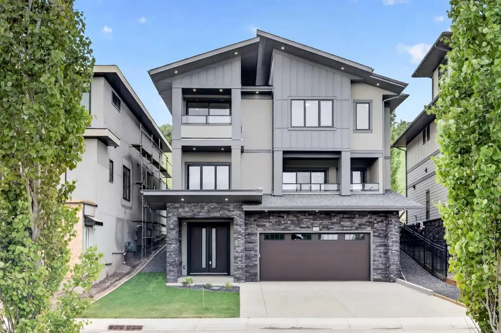 407 Patterson Boulevard SW Calgary AB T3H 3N6
